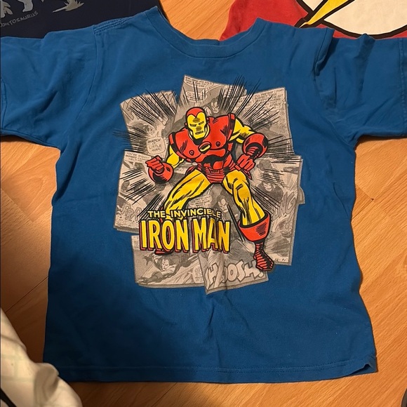 Kids T-Shirt size 5-/6 bundle - dinosaurs, the flash, Ironman - Picture 2 of 7